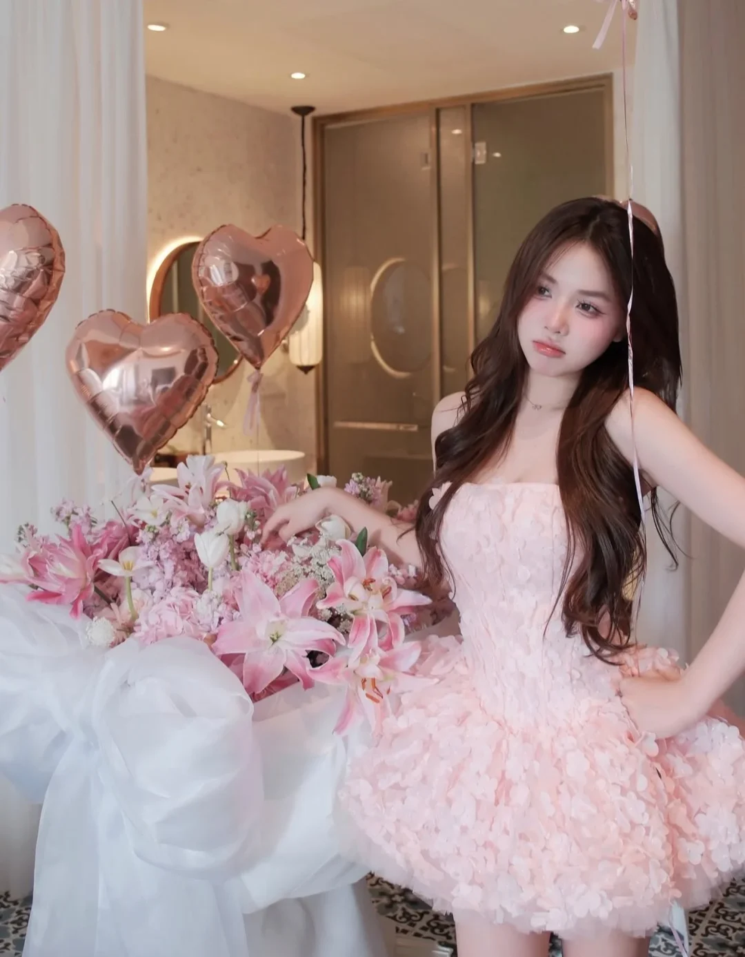 Photo 1 of Váy ngắn hồng pastel hoa 3D size M