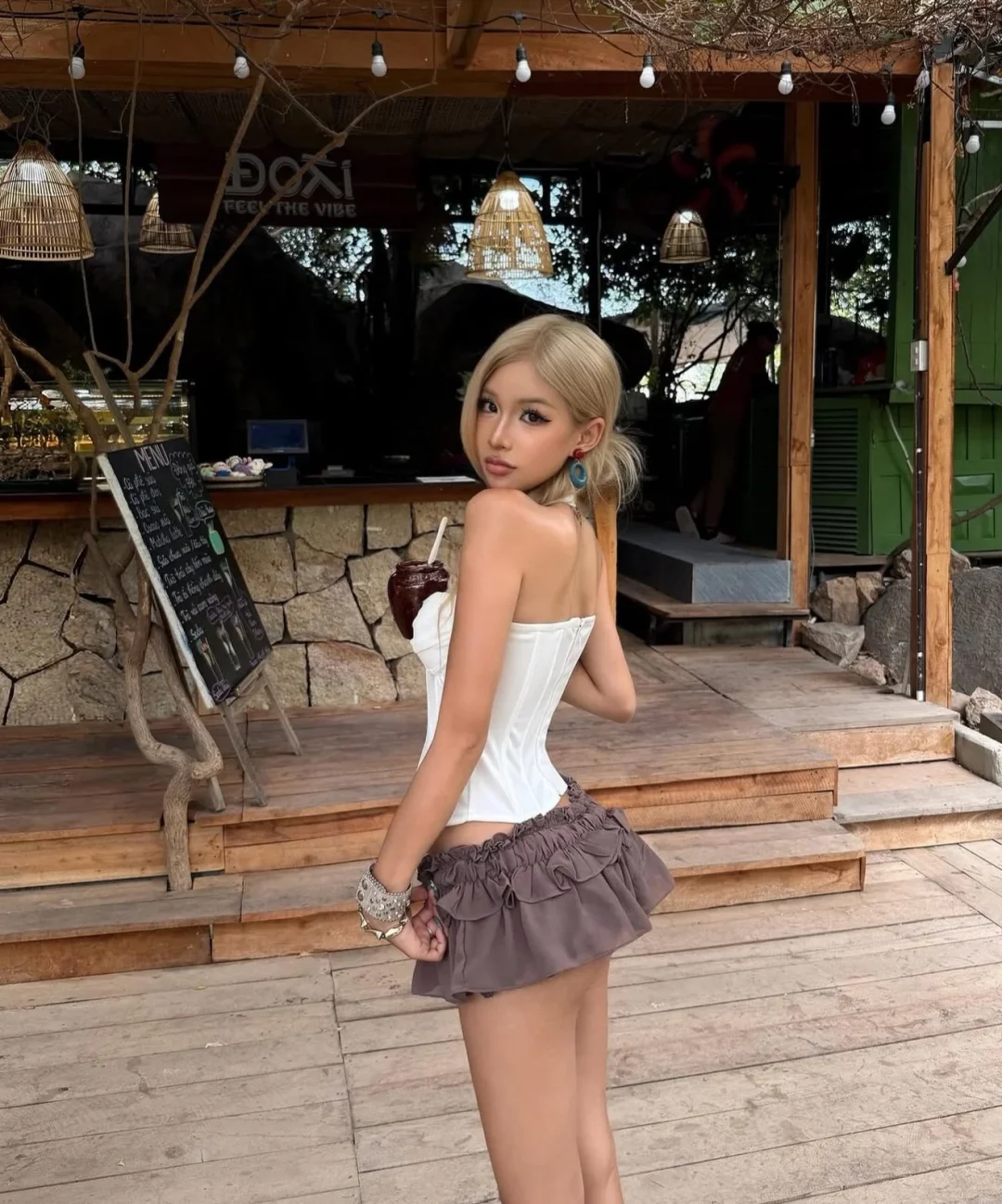 Ảnh 4 của Set áo corset trắng chân váy bèo nâu nữ