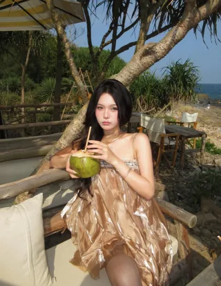 Ảnh 2 của Váy ngắn hai dây lụa nâu bánh bèo nữ