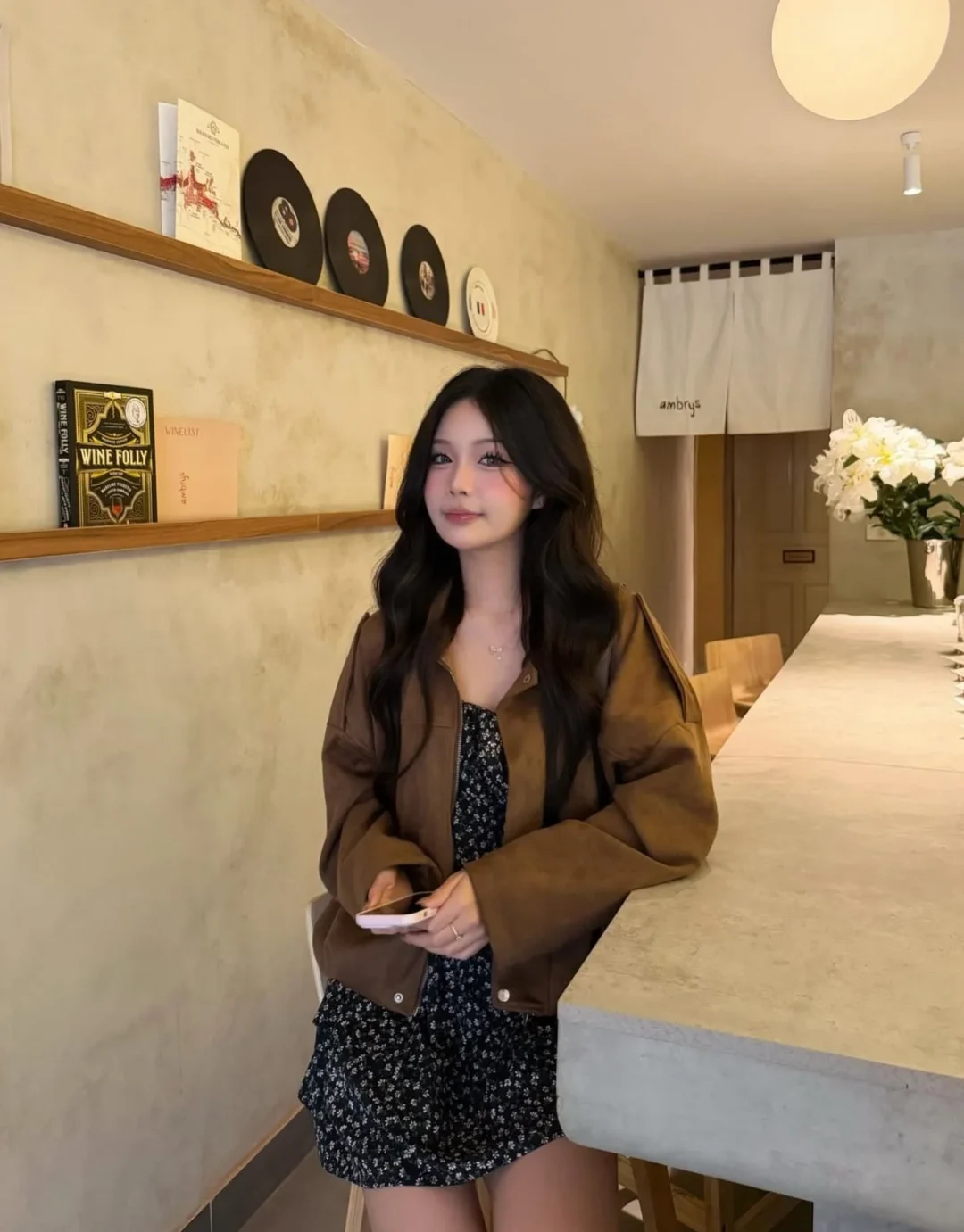 Photo 3 of Set áo khoác nâu váy hoa nhí nữ size M