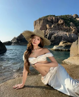 Ảnh 2 của Set croptop váy dài trắng size M