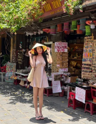 Photo 2 of Váy ngắn lụa hồng nhạt hai dây nữ