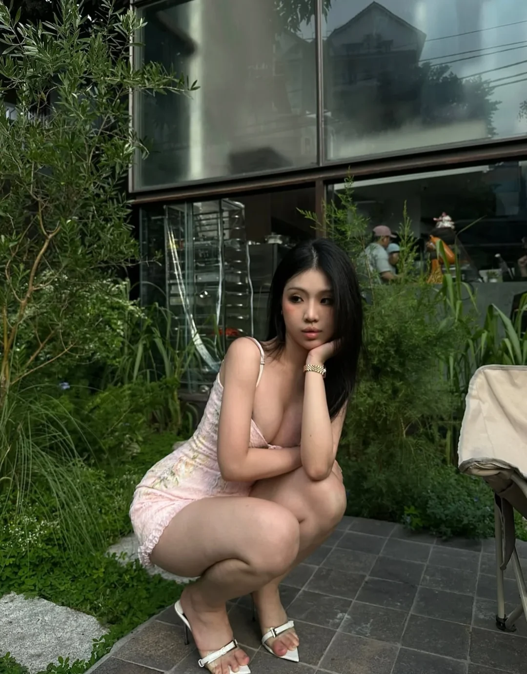 Photo 5 of Váy ngắn hai dây hoa nhí hồng pastel nữ