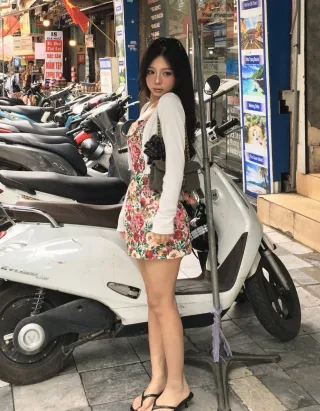 Ảnh 2 của Đầm hoa mini bodycon cúp ngực size M