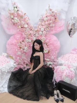 Photo 3 of Váy dạ hội đen kim sa strapless size M
