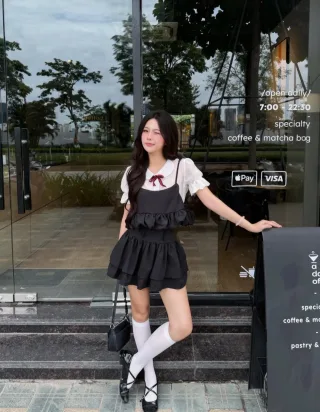 Ảnh 4 của Váy babydoll đen hai dây nơ đỏ size M