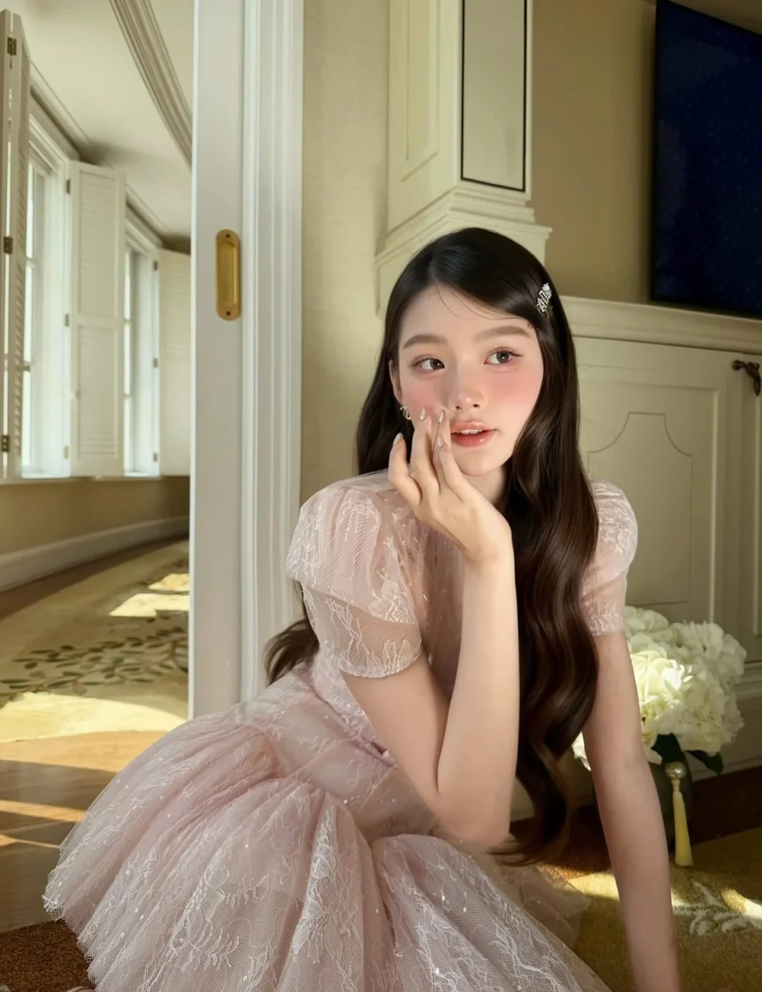 Photo 7 of Đầm ngắn ren hồng pastel size M