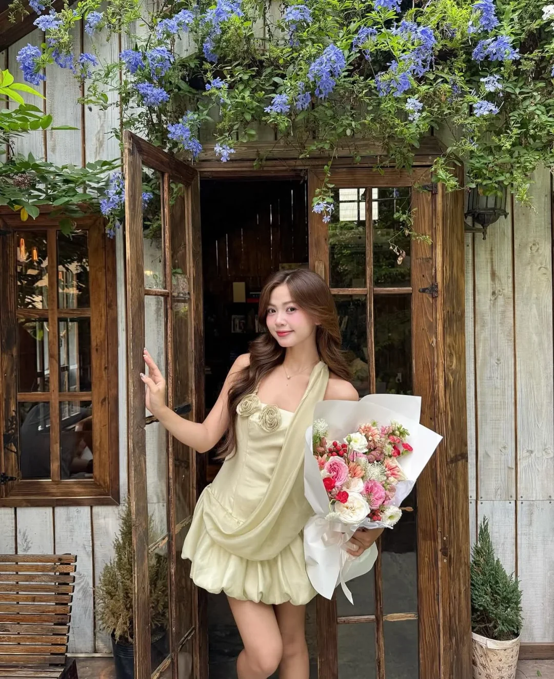Photo 3 of Đầm Irin satin vàng nhạt nữ