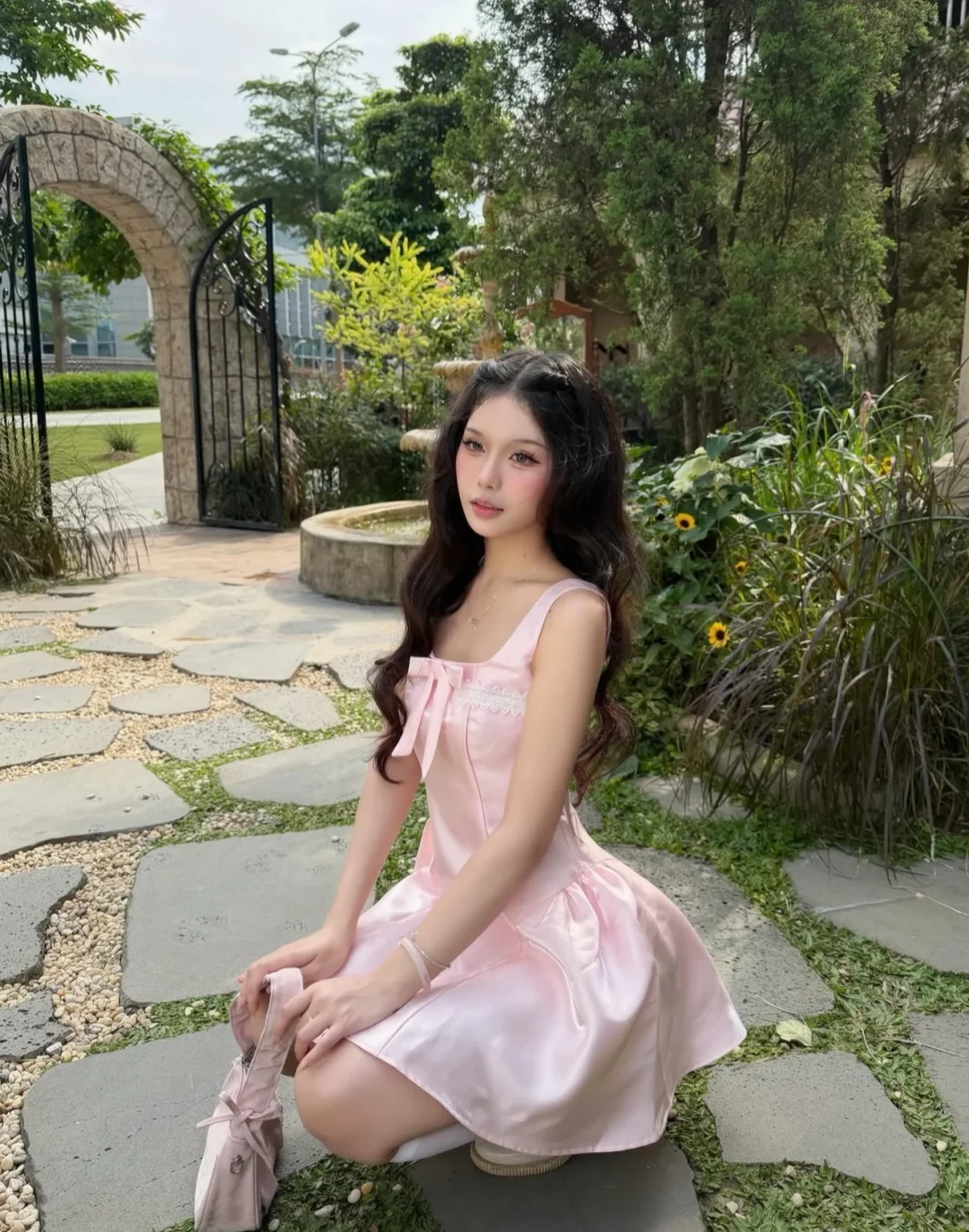 Ảnh 6 của Đầm satin ngắn hồng pastel size S