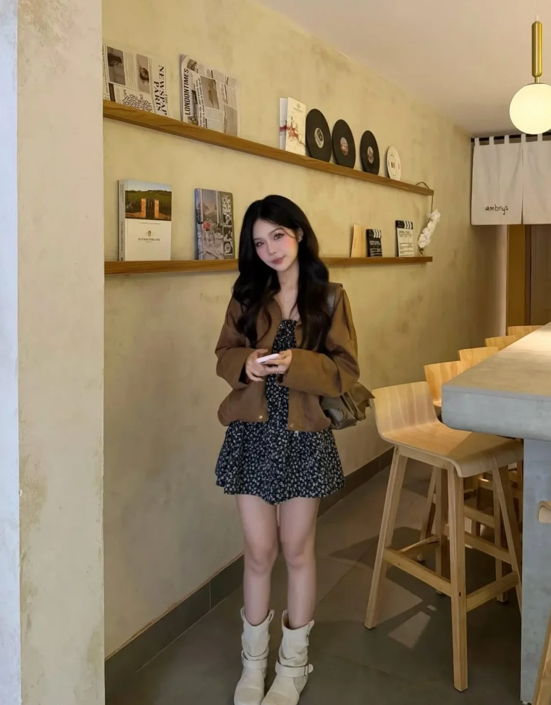 Photo 8 of Set áo khoác nâu váy hoa nhí nữ size M