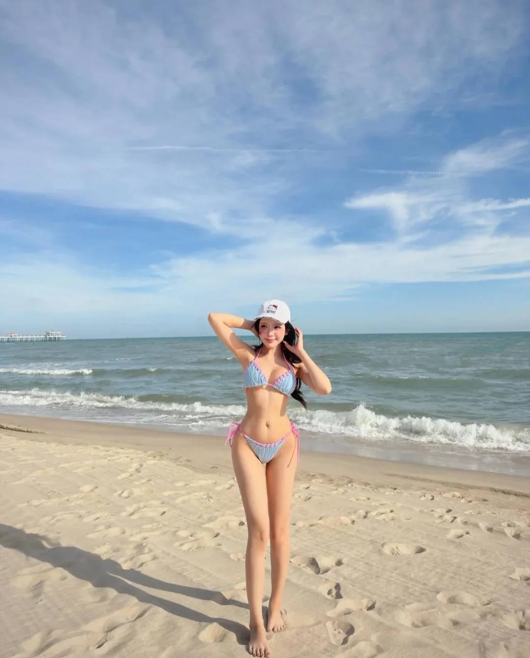 Ảnh 3 của Bikini nữ hai mảnh xanh nhạt viền hồng