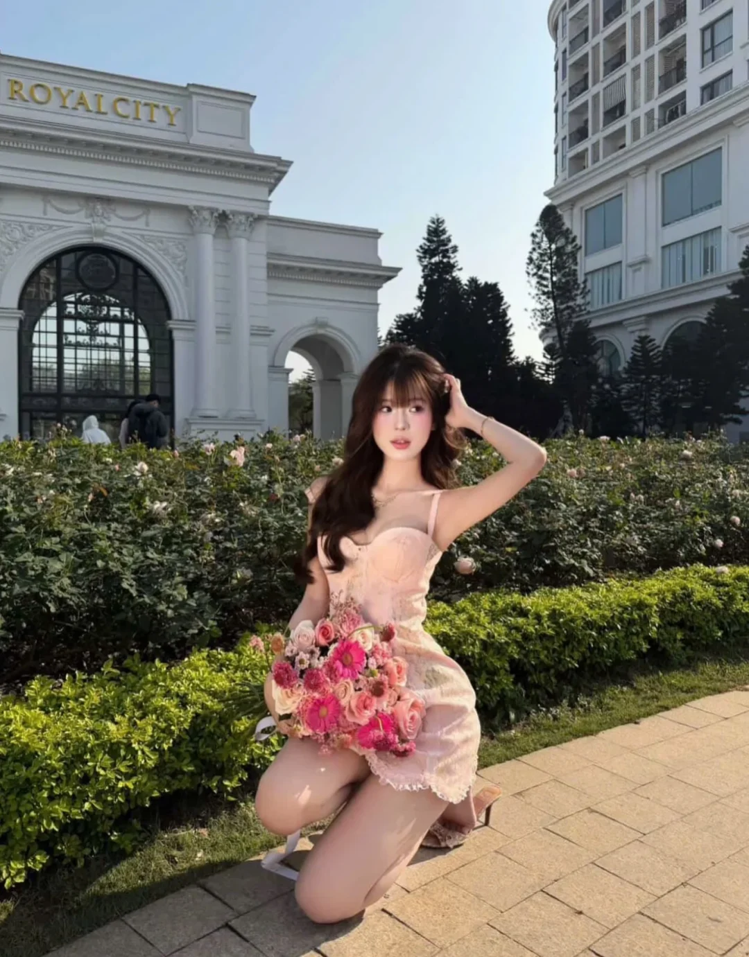 Photo 2 of Váy ngắn hai dây hoa nhí hồng pastel nữ