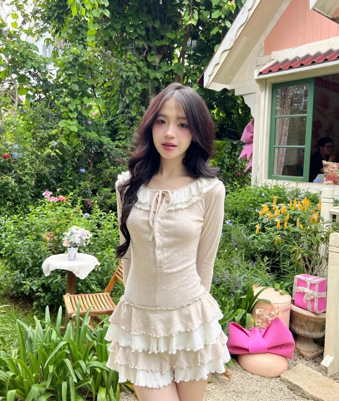 Photo 8 of Set áo váy bèo nhún tay dài màu kem