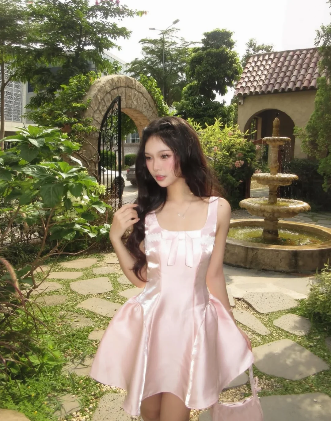 Ảnh 4 của Đầm satin ngắn hồng pastel size S
