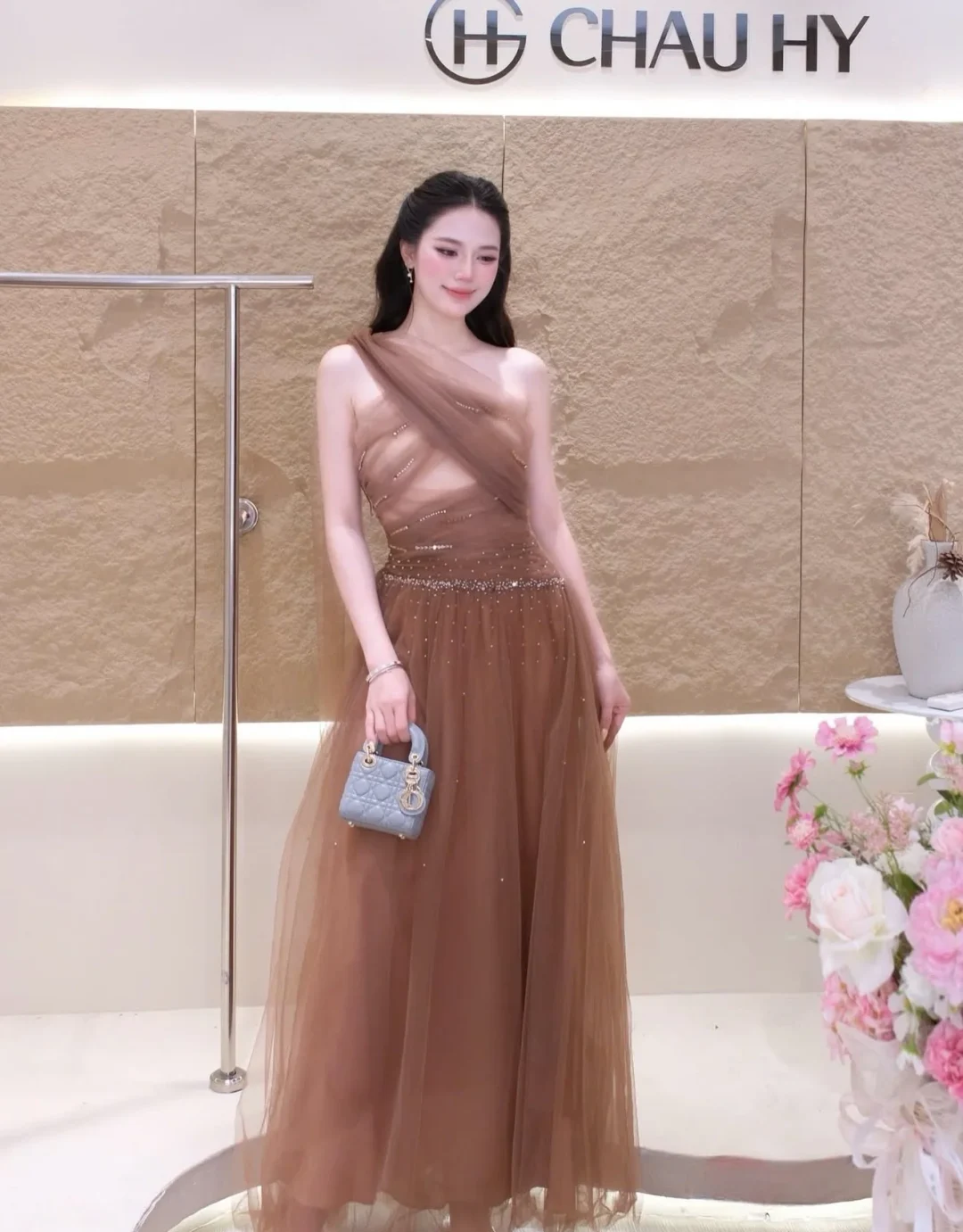 Photo 3 of Váy dạ hội một vai nâu sang trọng size M