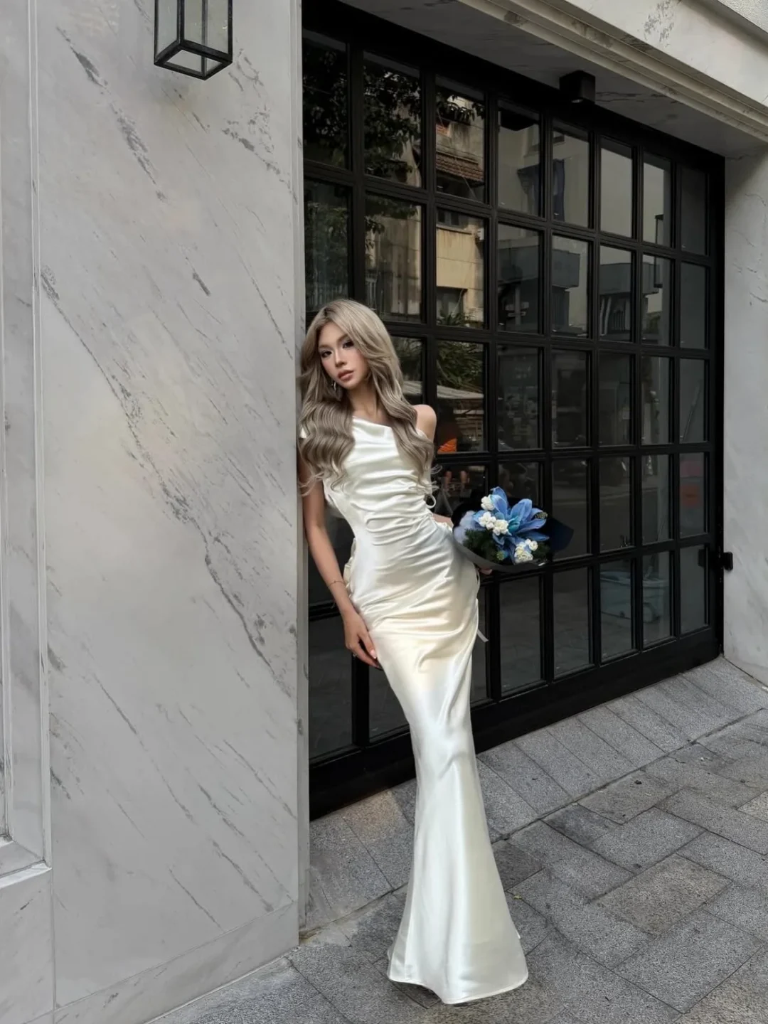 Ảnh 4 của Váy satin trễ vai màu kem size M