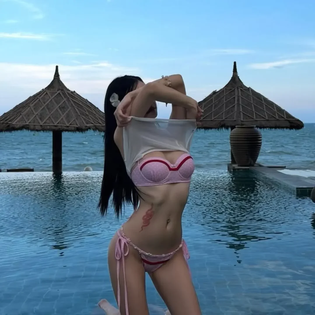 Photo 2 of Bikini chấm bi hồng trắng nữ free size