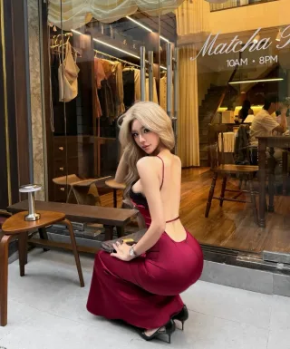Ảnh 1 của Đầm dạ hội đỏ satin hở lưng size S