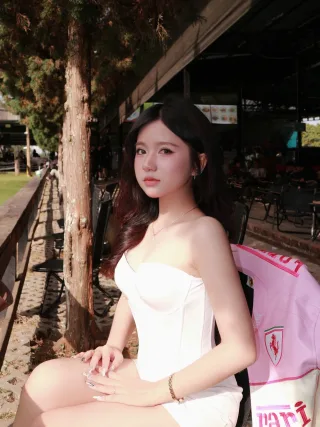 Photo 3 of Đầm corset trắng mini size S