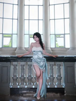 Ảnh 1 của Váy satin xanh mint size M nữ