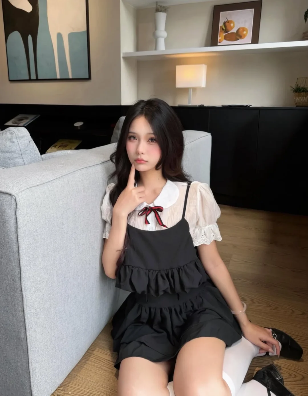 Ảnh 3 của Váy babydoll đen hai dây nơ đỏ size M