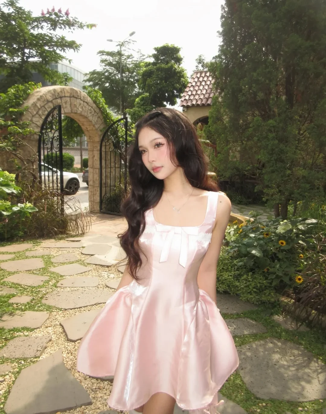 Ảnh 7 của Đầm satin ngắn hồng pastel size S