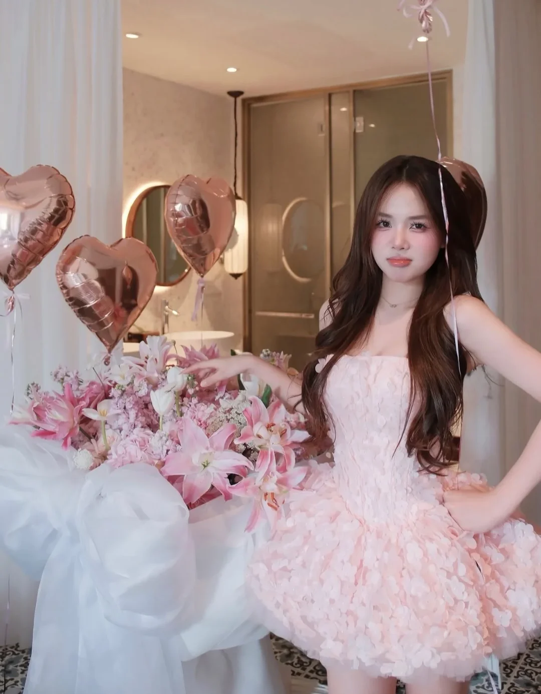 Photo 2 of Váy ngắn hồng pastel hoa 3D size M