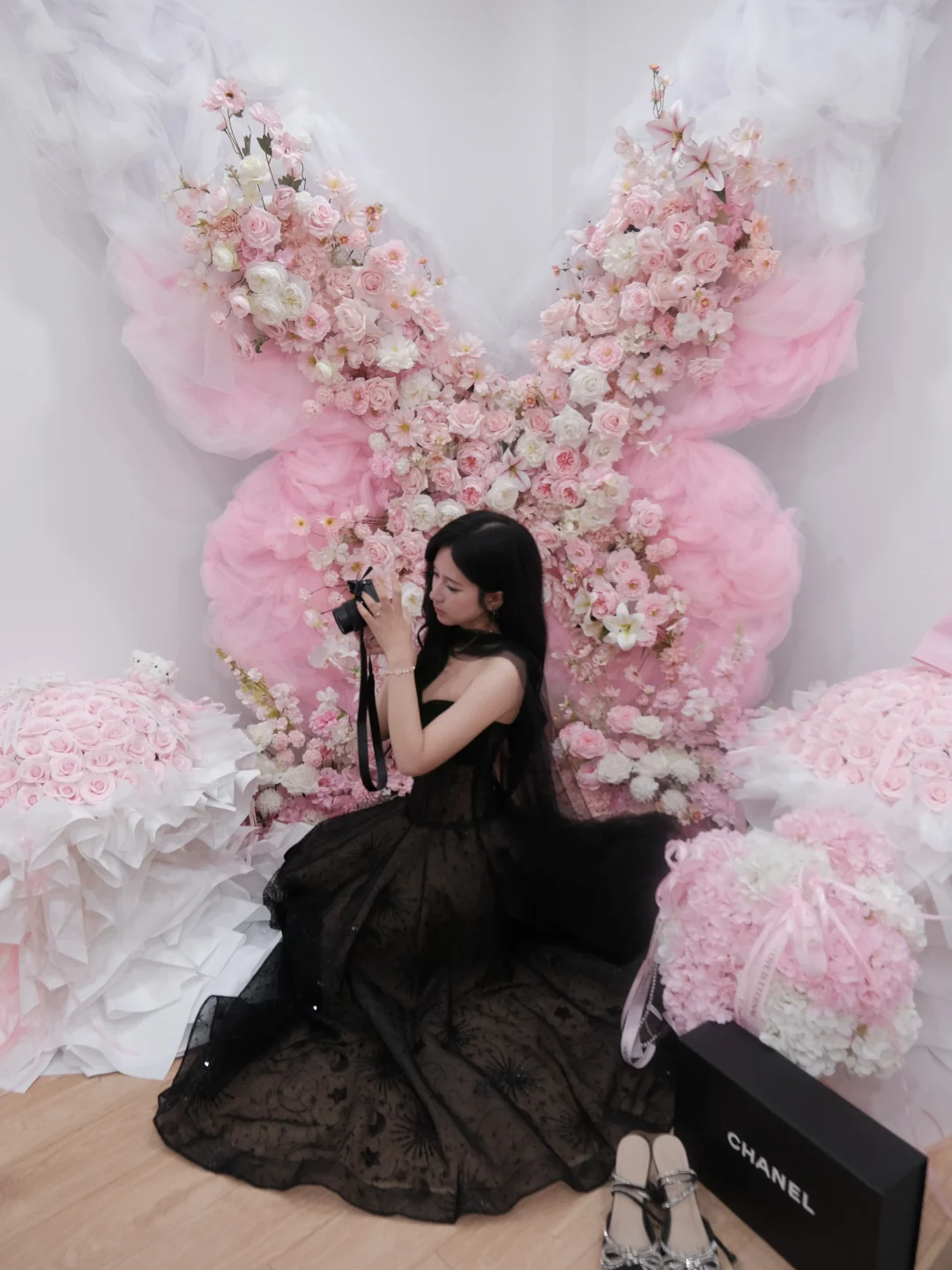 Photo 2 of Váy dạ hội đen kim sa strapless size M
