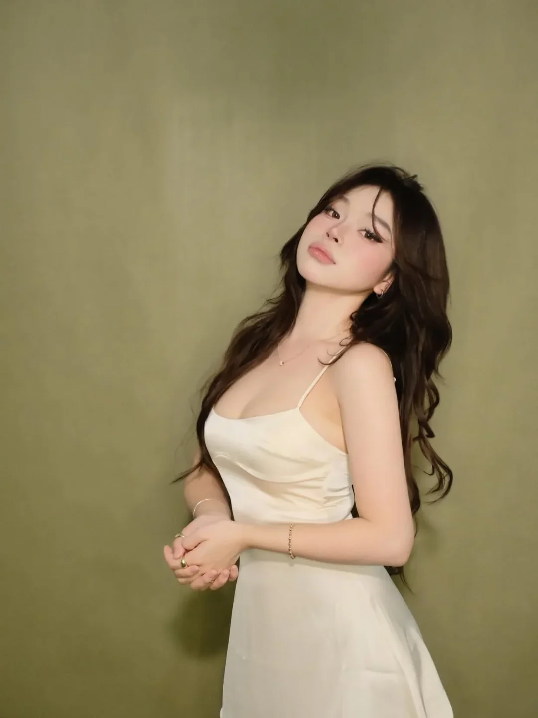 Photo 3 of Đầm hai dây lụa trắng size S nữ