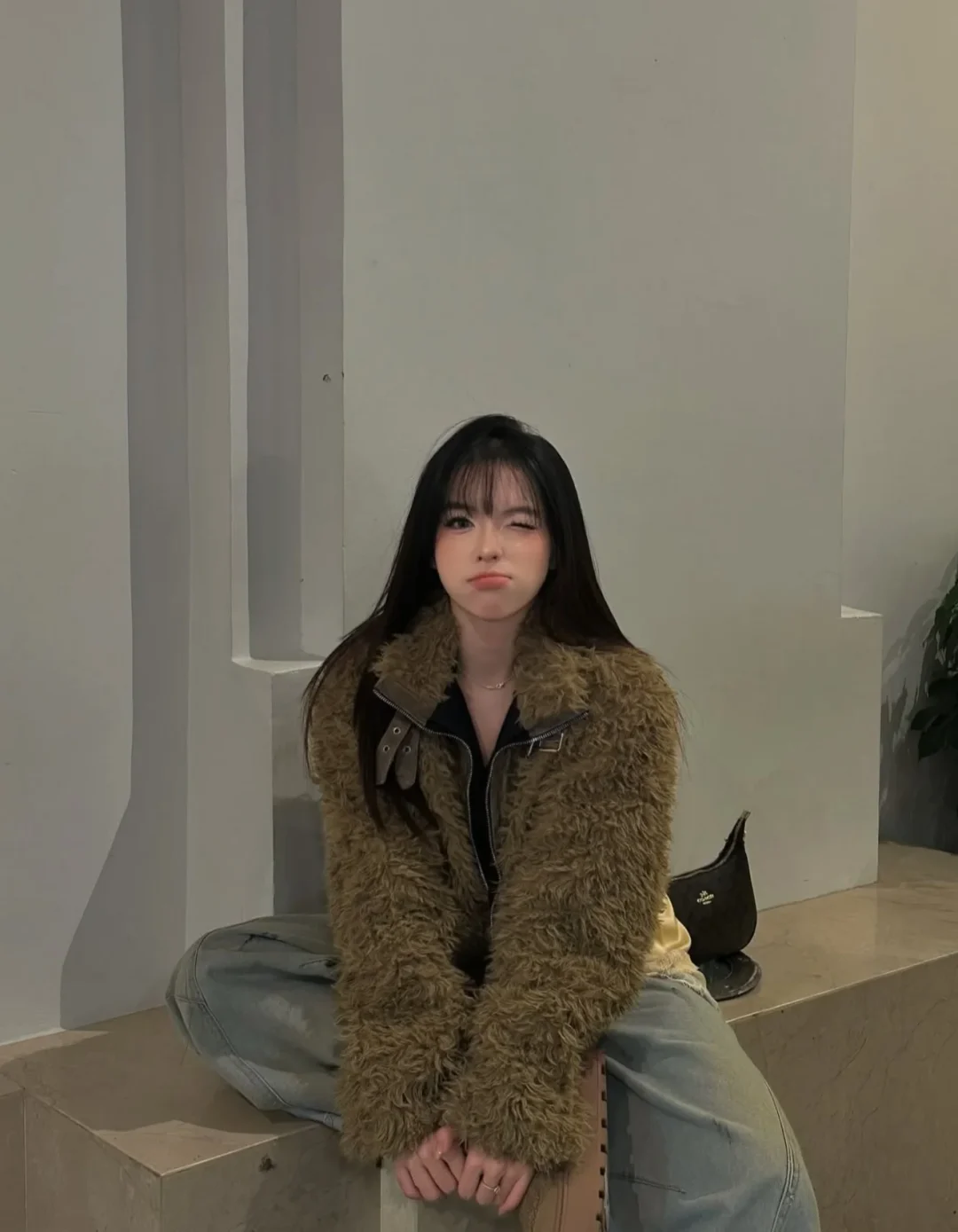 Photo 7 of Áo hai dây lụa vàng ren nữ size M