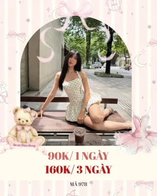 Photo 1 of Váy chấm bi trắng hai dây size S