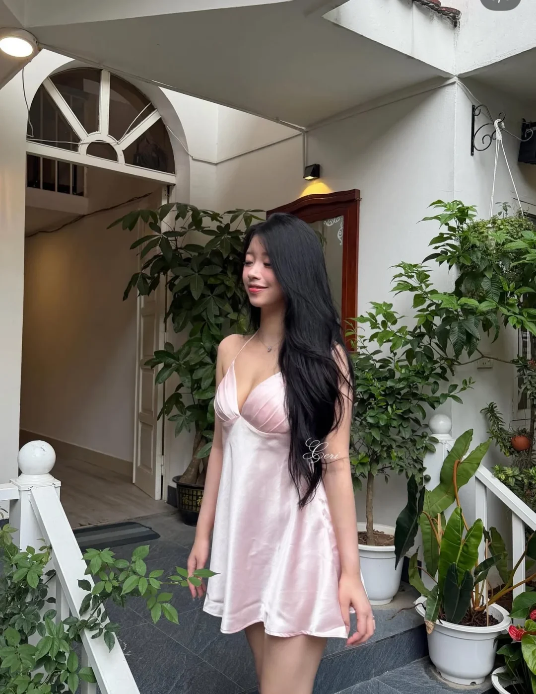 Photo 5 of Đầm lụa hai dây hồng nhạt mini