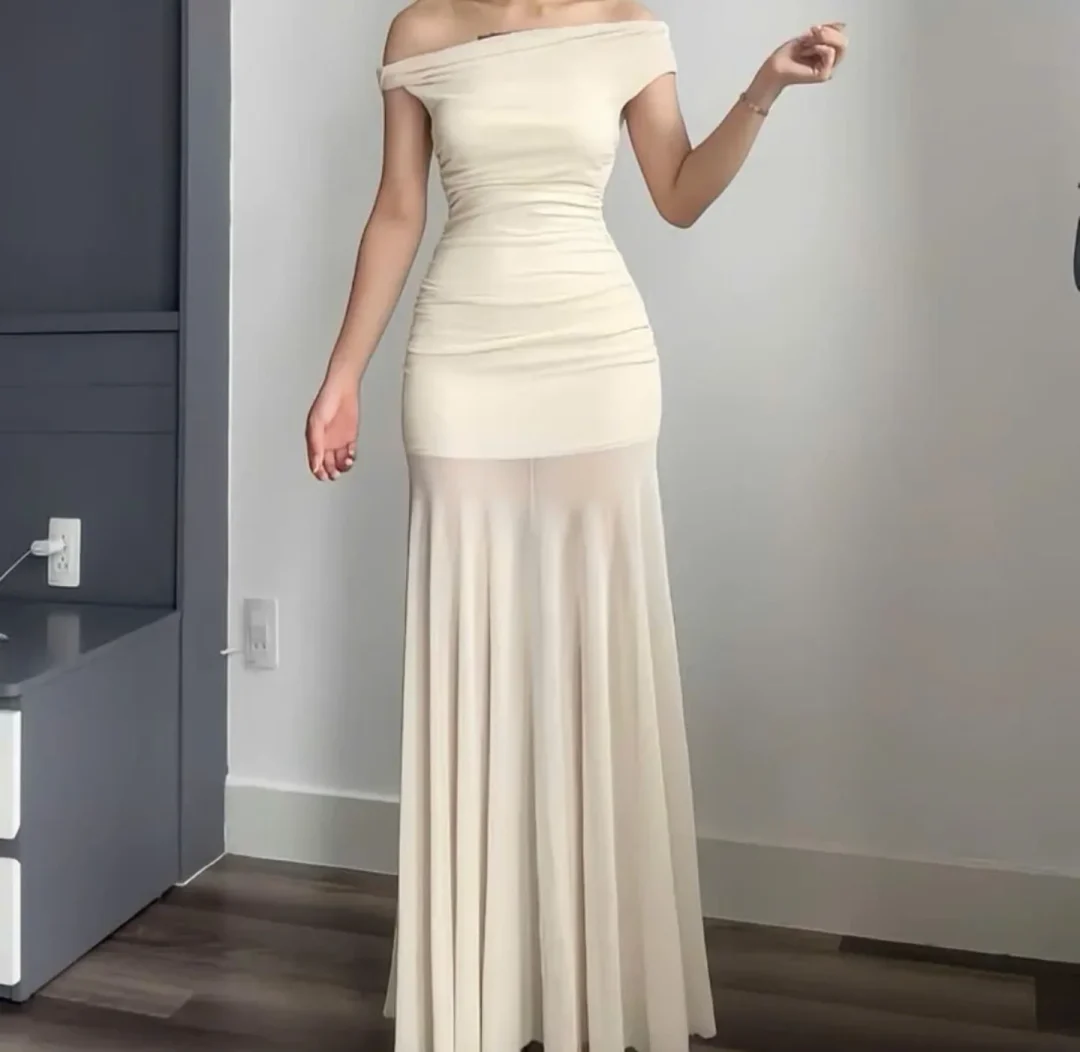 Ảnh 1 của Váy dạ hội trễ vai màu kem size M