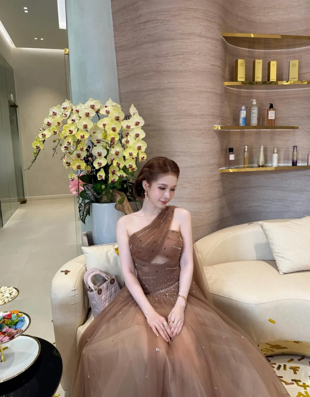 Photo 4 of Váy dạ hội tulle nâu một vai size M