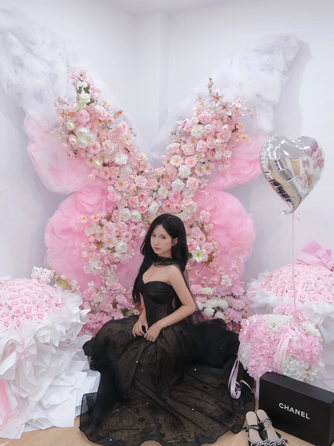 Photo 5 of Váy dạ hội đen kim sa strapless size M