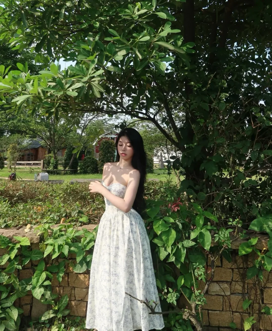 Photo 4 of Váy cúp ngực hoa nhí trắng xanh size S M