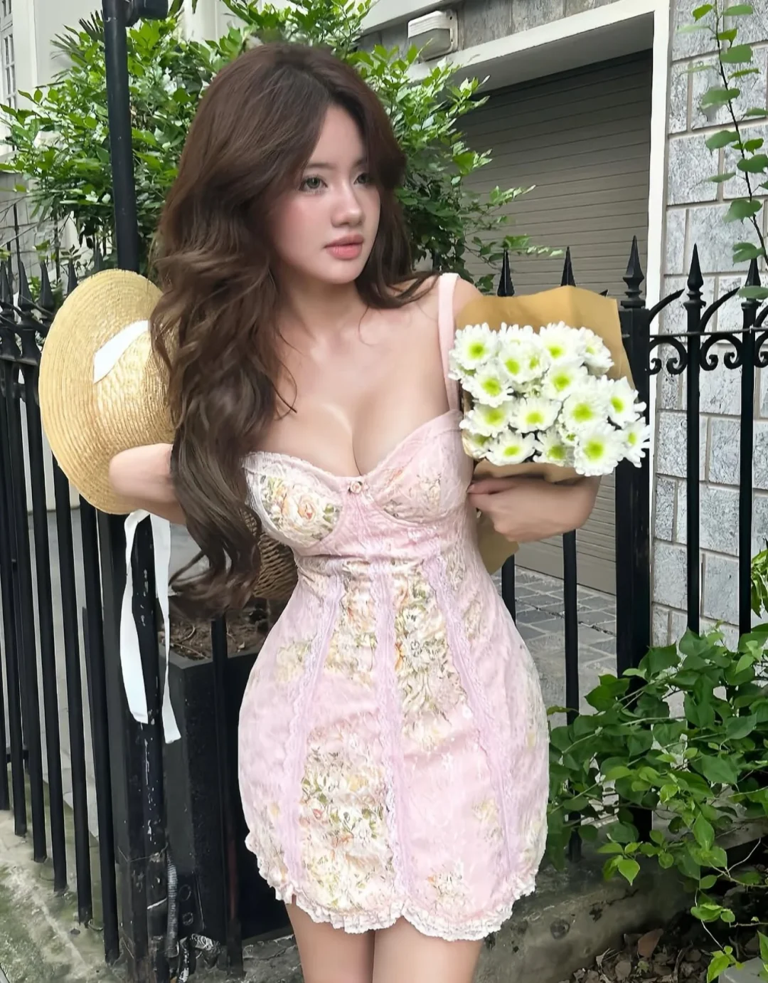 Photo 3 of Váy ngắn hai dây hoa nhí hồng pastel nữ