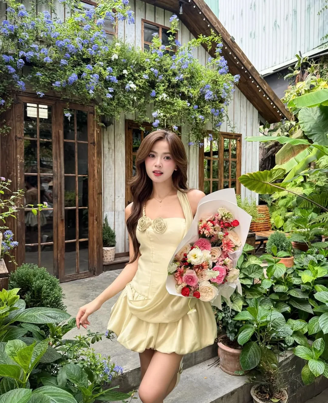 Photo 5 of Đầm Irin satin vàng nhạt nữ