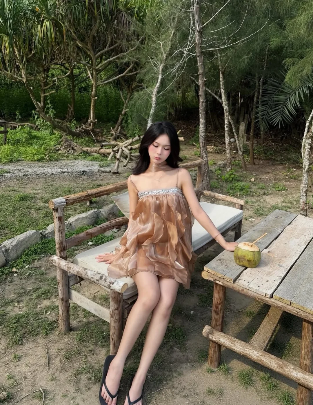 Ảnh 4 của Váy ngắn hai dây lụa nâu bánh bèo nữ