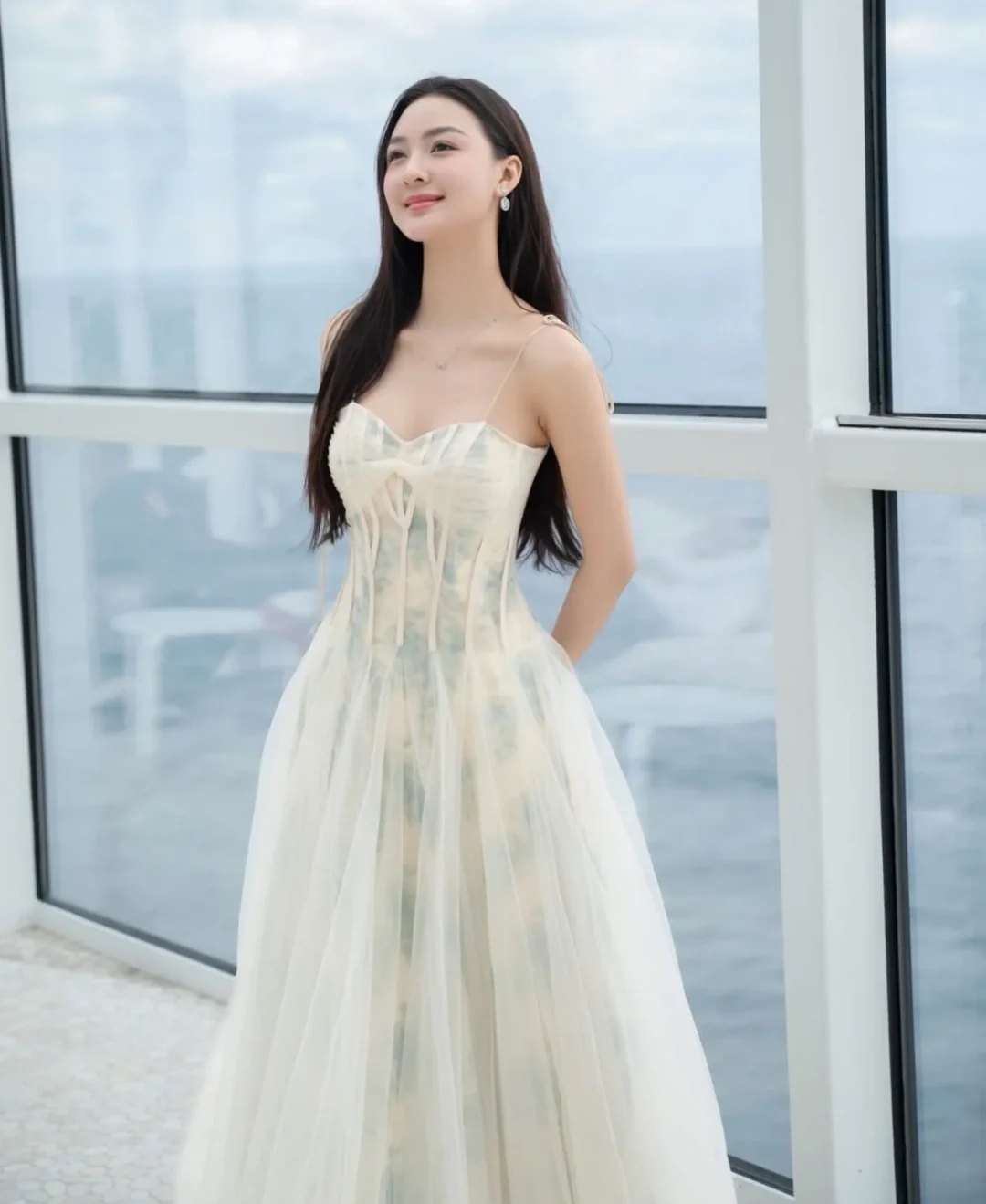 Photo 4 of Váy maxi voan hai dây trắng kem vintage