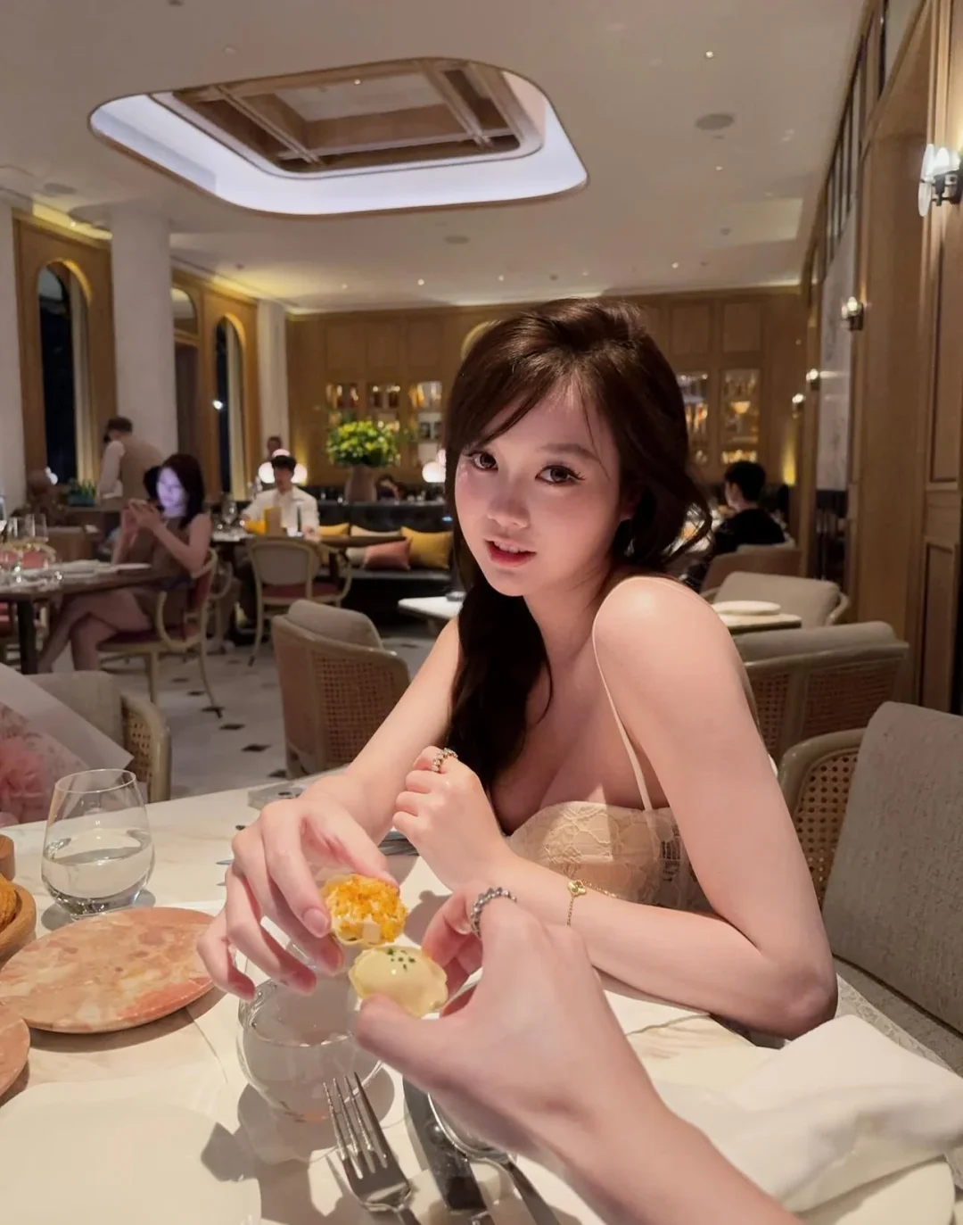Ảnh 5 của Đầm Ren Corset Kem Celina Dài Size M
