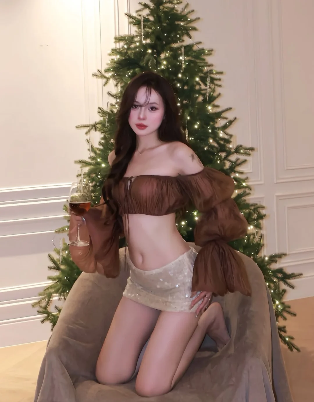 Photo 3 of Set áo voan nâu chân váy kim sa nữ size M