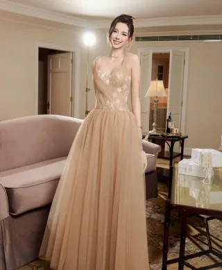 Ảnh 3 của Váy dạ hội voan be xòe sang trọng size M