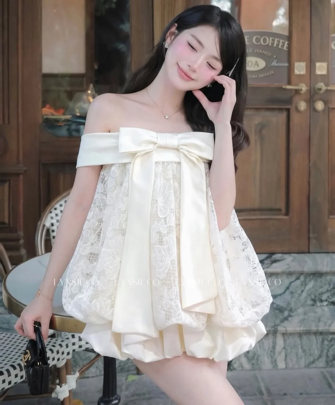 Ảnh 4 của Váy mini nơ vai búp bê màu kem