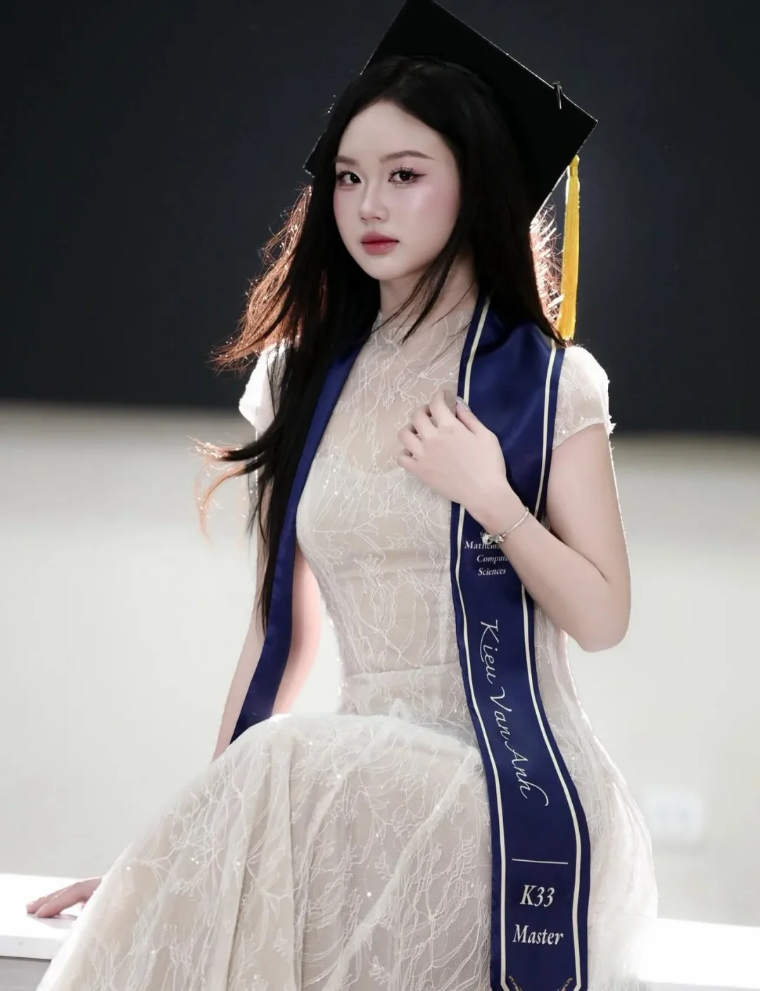 Photo 1 of Đầm ren trắng kem tốt nghiệp size S