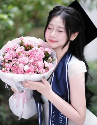 Ảnh 1 của Áo dài trắng ren nữ tốt nghiệp size M