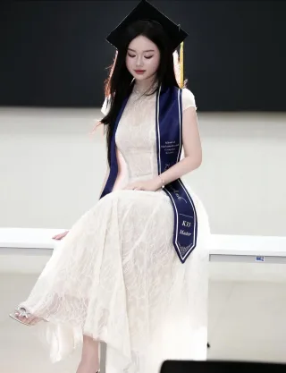 Photo 3 of Đầm ren trắng kem tốt nghiệp size S