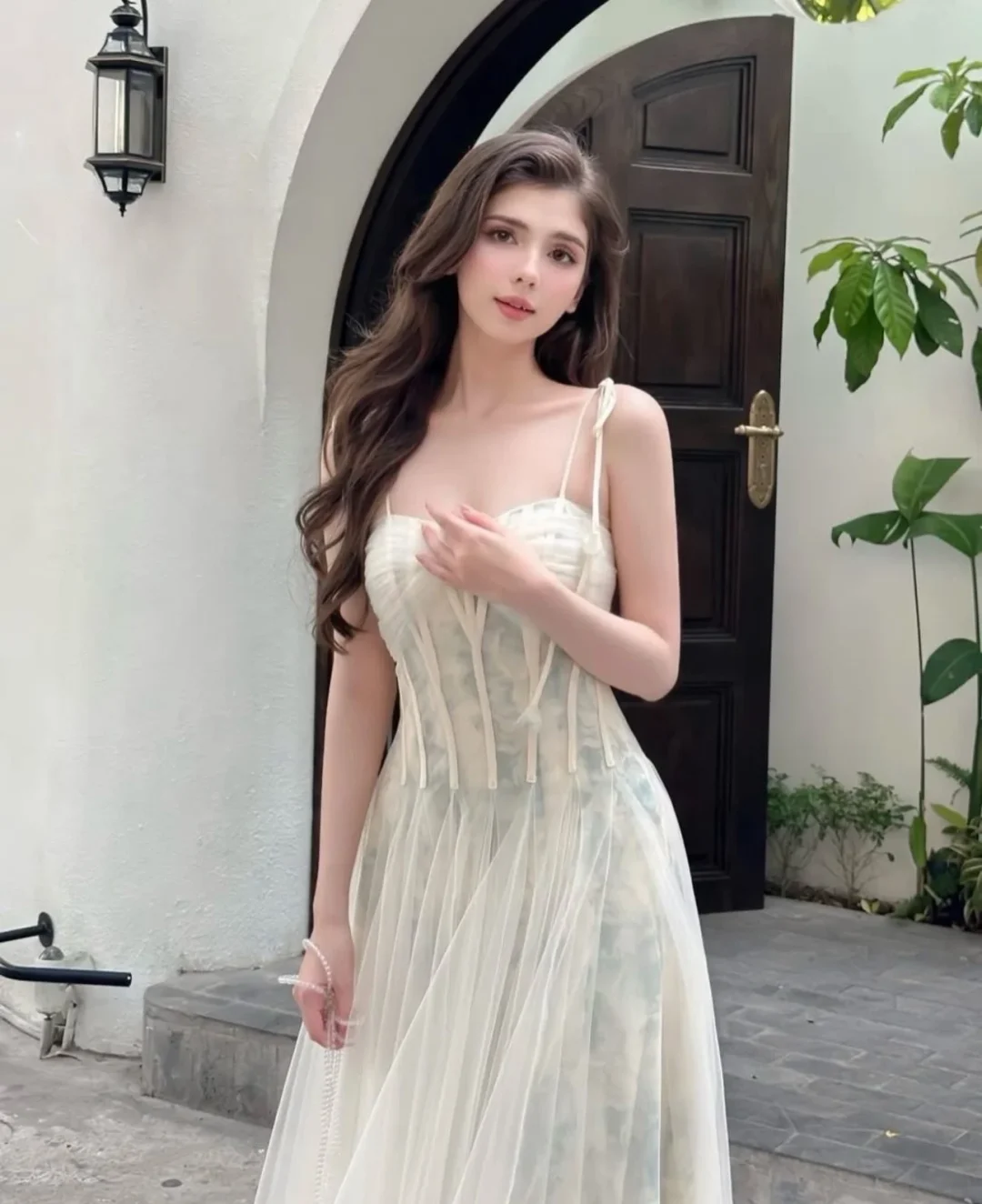 Photo 1 of Váy maxi voan hai dây trắng kem vintage