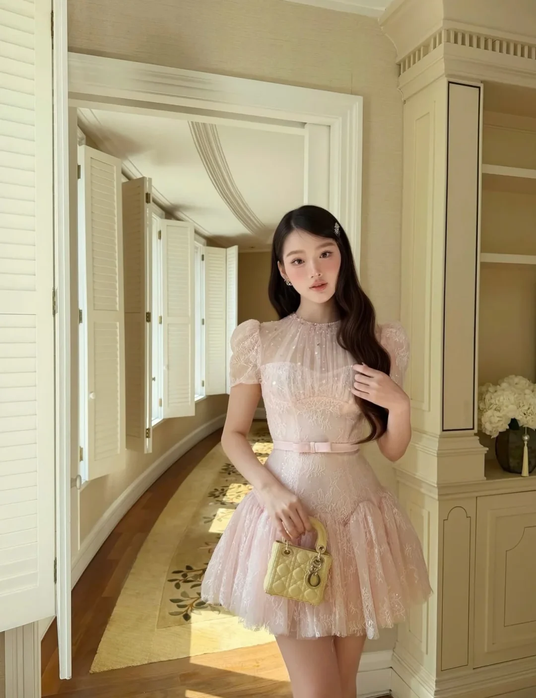 Photo 2 of Đầm ngắn ren hồng pastel size M