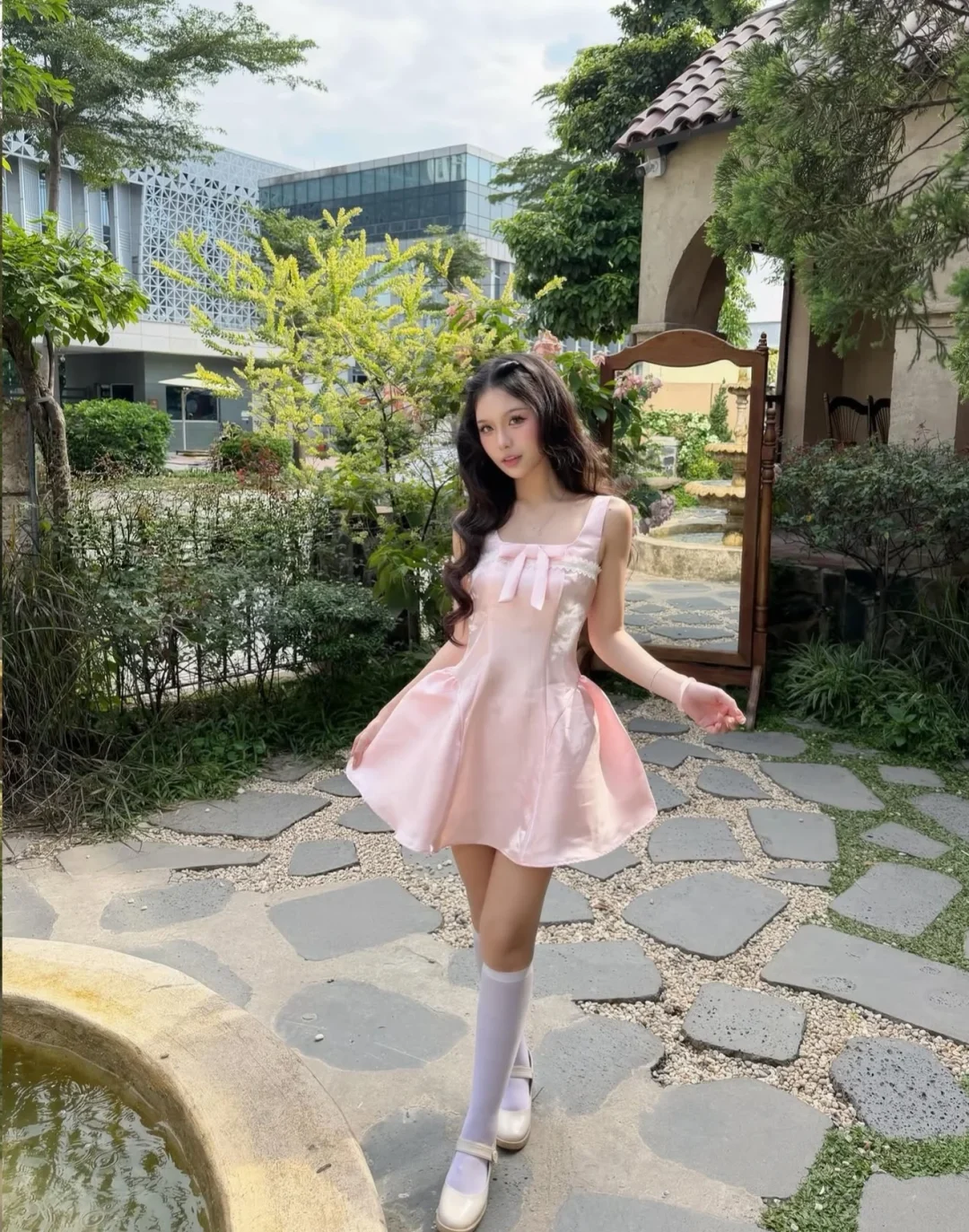 Ảnh 3 của Đầm satin ngắn hồng pastel size S